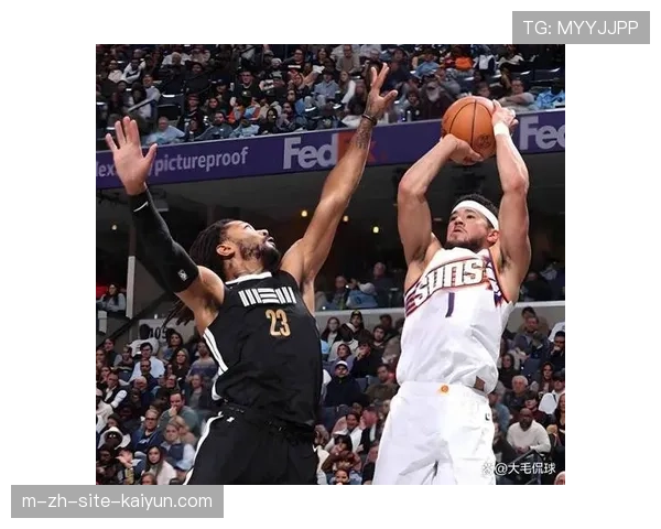 布克关键后撤步三分绝杀雷霆 太阳后卫本赛季三分命中率创新低